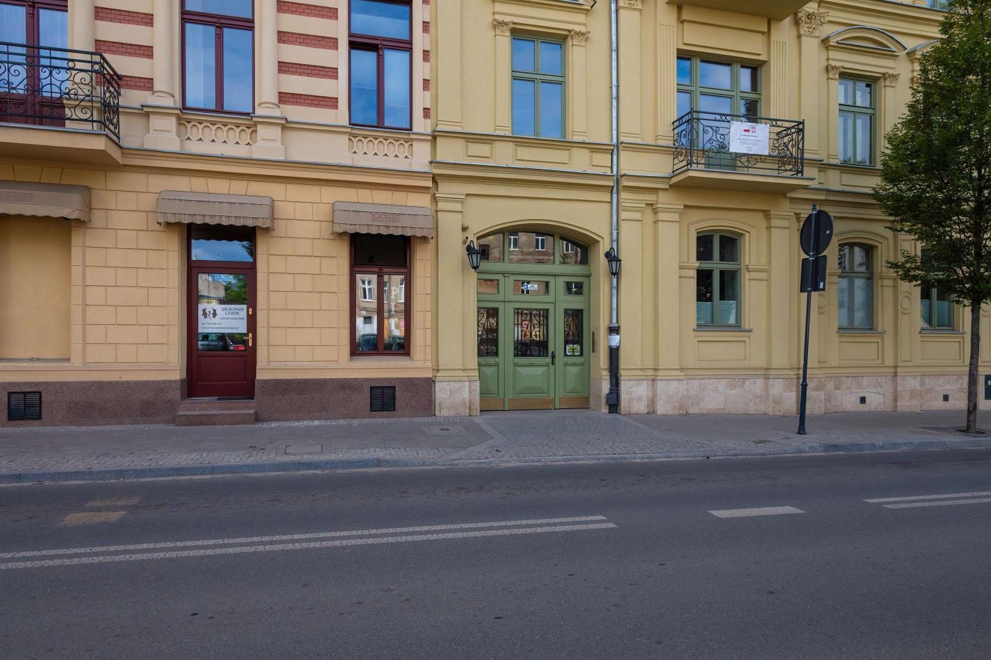 Cozy With Air Conditioning Near Plac Wolnosci By Renters *